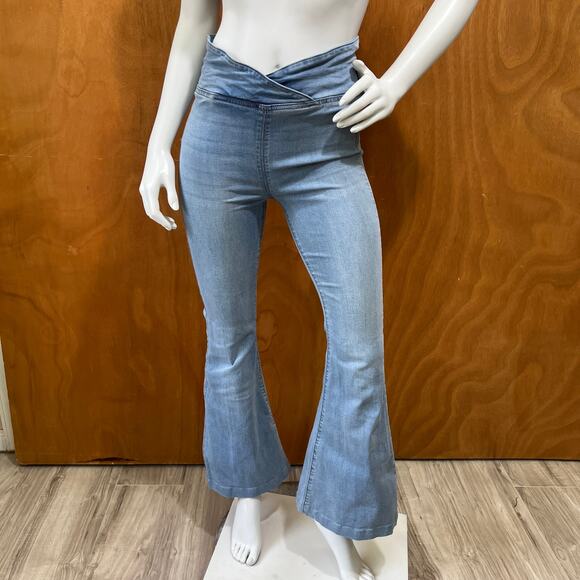 Free People We The Free Venice Beach Pull-On Flare Jeans Women’s Size 27 - Picture 1 of 10